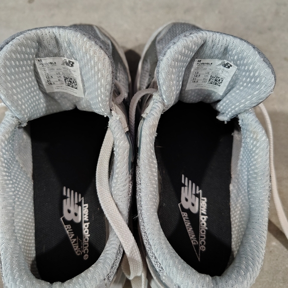 LIKE NEW Child Size 13 New Balance 990 v6 - Picture 5 of 8